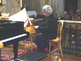 Concerto di Santa Rita 2000: il Mo Filipponi alla spinetta 
