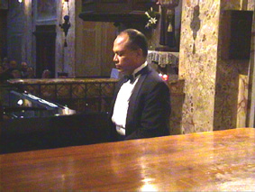 Concerto di Santa Rita 2000: il Mo Ramos-Santana al pianoforte